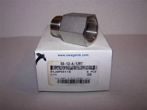 Swagelok SS-12-A-12RT ADAPTER 3/4 FNPT X 3/4 STECKER ISO NEU - Bild 1 von 1