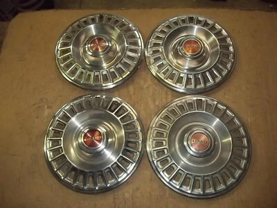 Pontiac Firebird 1967 67 tapacubos llanta cubierta de rueda tapacubos 14" fabricante de equipos originales usado 5002A conjunto 4 Foto 1 de 4