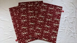 Set of 4 Christmas Reindeer Placemats Red Snowflakes White 13x19 - Picture 1 of 4