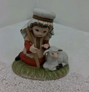 Statuina presepe vintage HOMCO pastorello ragazzo con agnello bambino #5257 - Foto 1 di 9
