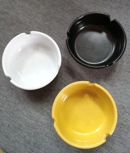 3 Vintage Ges Line Ashtrays Melamine Plastic 3" Round Yellow , Black & White USA - Picture 1 of 4