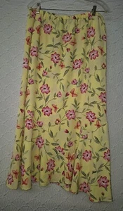 Womens Skirt  Sag Harbor 16 Flare Stretch Waist Yellow With Pretty Pink Flowers  - Picture 1 of 4