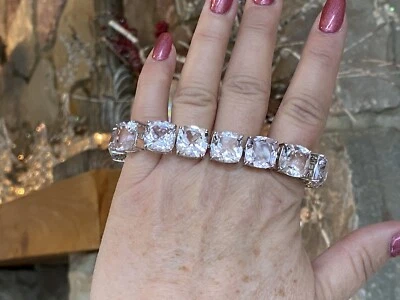 纯银 76.00 ctw 气垫切割薰衣草紫水晶手链 — 第 1/4 张图片