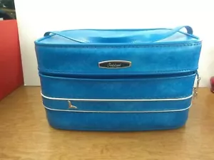 Vintage Oshkosh Train Case Carry On Makeup Luggage - Picture 1 of 12