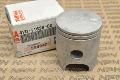 Nuevo de Lote Antiguo Yamaha 1981, 1983 YZ60 1.00 Pistón de Gran Tamaño 4V0-11638-00 Foto 1 de 4