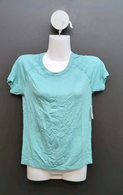 Camiseta para mujer Old Navy fluida sin costuras ajustada manga corta pequeña azul luminoso Foto 1 de 4