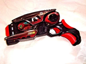 Pistola WowWee Light Strike láser etiqueta matriz de fotones serie 014 roja  - Imagen 1 de 3