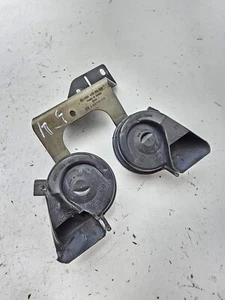 2005-2011 AUDI A6 - HIGH & LOW TONE HORN SET W/ Bracket - Picture 1 of 5