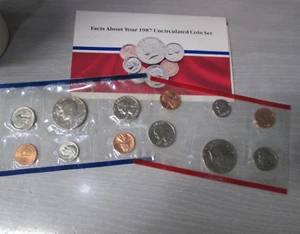 1987 US Mint Uncirculated Set - Picture 1 of 3
