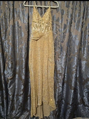 Vestido formal de terciopelo con lentejuelas amarillas para graduación. Talla 4. Sin marca Foto 1 de 3