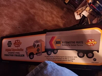 Napa 25 Aniversary Truck 2004 Edition - Image 1 of 4