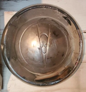 2 1930's Ford V8 Raised V8 Hubcap Wheel Cover's - Picture 1 of 2