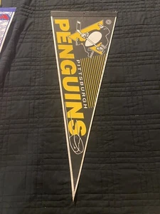 Pittsburgh Penguins Logo Pennant - Picture 1 of 1