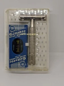 Vintage 1940s Gillette Super Speed Safety Razor with Blue Blades and Case - Picture 1 of 12