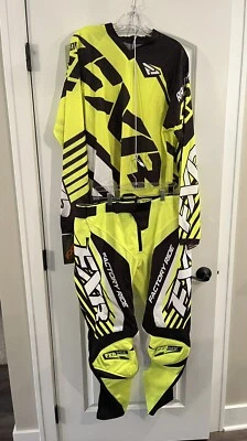 Camiseta deportiva de motocross FXR Clutch MX (XL) y pantalones (38) Foto 1 de 4