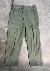 Pantalones militares vintage años 60 OG 507 Vietnam con reparaciones 30x26 - Imagen 1 de 11