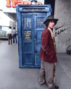 Doctor Who Autograph: TOM BAKER (The Fourth Doctor) Signed Photo - Foto 1 di 1