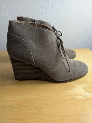 Botas botín de cuña de gamuza de cuero marrón brillante Lucky Brand 9,5 M Foto 1 de 4