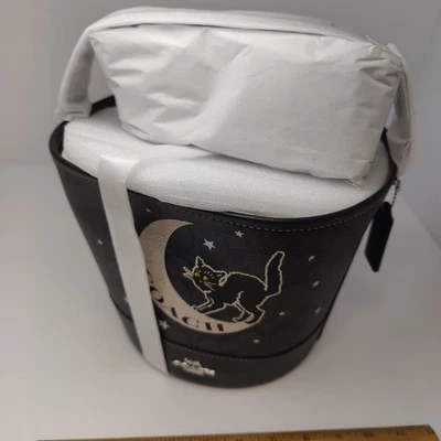 Bolso Cubo Edición Limitada 2024 Coach Cat Estampado Luna Negro Halloween Nuevo con Etiquetas Foto 1 de 4