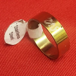 Anello Acciaio Inox Fascia Larga Drago Bianco Inciso Misura 21 Tono Oro Unisex - Foto 1 di 11