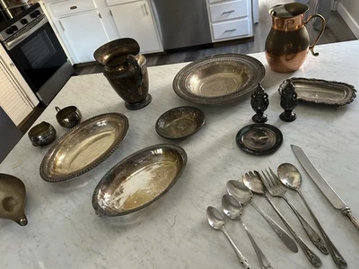 WM Rogers, Reed & Barton, Oneida plato de plata y bandejas de servir de latón jarra de colección Foto 1 de 4