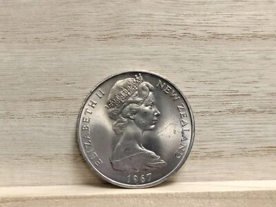 1967 1 Dollar New Zealand Coin (Elizabeth II 2nd portrait; Shield of Arms) - Image 1 of 4