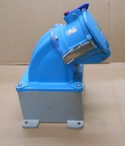 MELTRIC 37-24167 DS200 BLAU GRÖSSE 6 STECKDOSE 120/280VAC 200A TYP 3R (2 VERFÜGBAR) - Bild 1 von 5