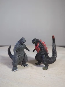 2 Mini Godzilla Figures Shin Godzilla - Picture 1 of 8