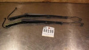 Pair of Windshield Wiper Arms for 2007 Chevrolet Express Van - Picture 1 of 3