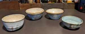 Lote de 4 cuencos de cerámica pintados hechos a mano por la artista Sarah Lensing - Imagen 1 de 12