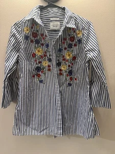 Camisa CHARTER CLUB Mujer Talla 6 Blanco Azul Rayas Cosida Floral Abotonada Top - Imagen 1 de 6