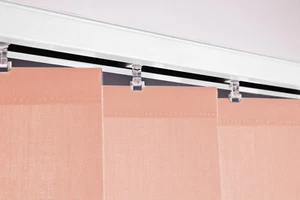 Lamellenvorhang Tür Fenster Jalousie Vertikal Lamellen Gardine Thermo Rollo - Bild 1 von 14