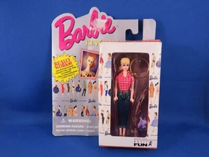 MATTEL BARBIE KEYCHAINS 1995 Fishing Barbie w/ Fishing Pole - Foto 1 di 5