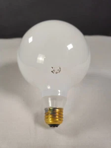 GE Lighting Decorative G40 Globe Bulb 60W 120v 2500 Hours TESTED AND WORKS - Picture 1 of 5