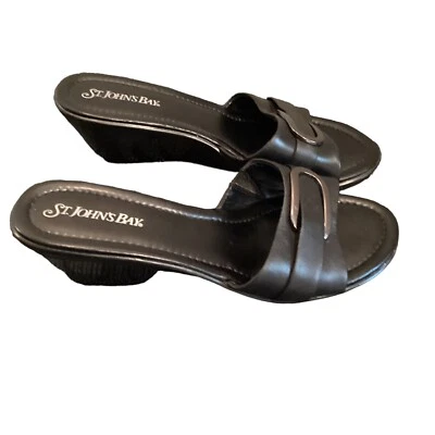 Zapatos de tacón de cuña de cuero negro St. John's Bay para mujer talla 6,5 Foto 1 de 4