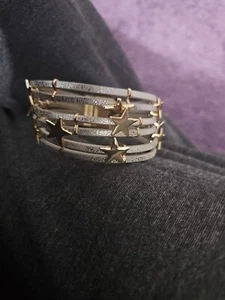 New Ryze Women's Charcoal Grey & Gold Star Vegan Leather Magnetic Wrap Bracelet - Picture 1 of 3