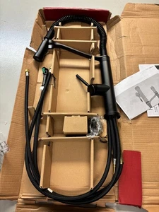 Grifo de cocina Pfister GT529-BRUB Bruton de un solo orificio - acabado negro mate - Imagen 1 de 4