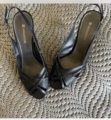 Bomba trasera Naturalizer Sling Foto 1 de 4