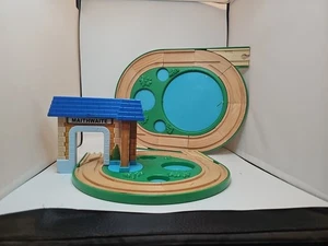 THOMAS & FRIENDS ~ Wooded Railway Brio ~ Maithwaite Roundabout RARE Train Track - Picture 1 of 12