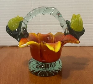 Beautiful Vintage Glass Small Flower Basket 3.5 inches tall-5-inch Diameter - Picture 1 of 4