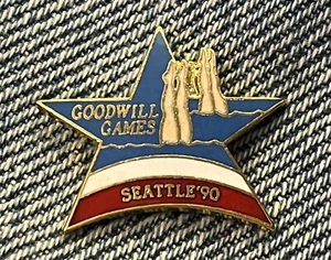 Alfiler de solapa de natación sincronizado ~ 1990 Juegos de buena voluntad en Seattle, EE. UU. ~ NUEVO DE LOTE ANTIGUO con tarjeta - Imagen 1 de 4