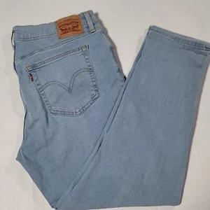 Levis Boyfriend Fit Jeans Womens 32x27 Light Wash Denim Stretch Midrise - Picture 1 of 13