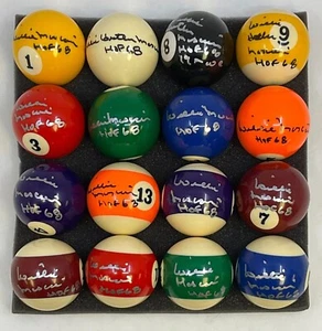 ๐ฑ WILLIE MOSCONI "HUSTLER" & "HOF 68" SIGNED FULL 16-BALL SET โ JSA CERTIFIED - Picture 1 of 13