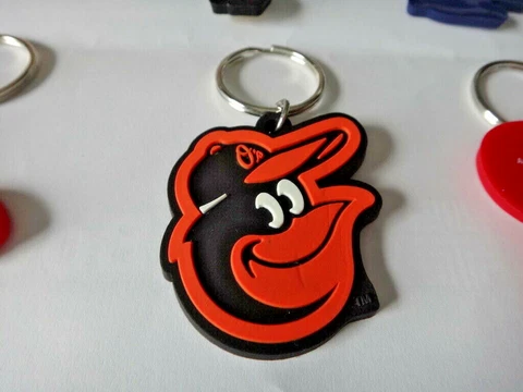 1.5" Baltimore Orioles soft Rubber PVC MLB Baseball Team 1" Keyring Backpack Cover