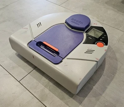 NEATO XV-21 ROBOTIC VACUUM For Parts Only - Image 1 of 4