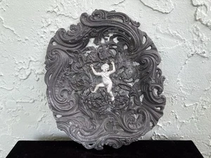 Bandeja de tocador vintage de querubín Art Nouveau de metal fundido ornamentado - Imagen 1 de 7