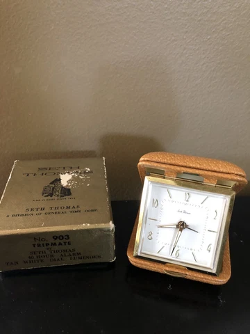 Vintage SETH THOMAS Tripmate 901 Travel Clock 40 Hour Alarm Tan  White Luminous Cover