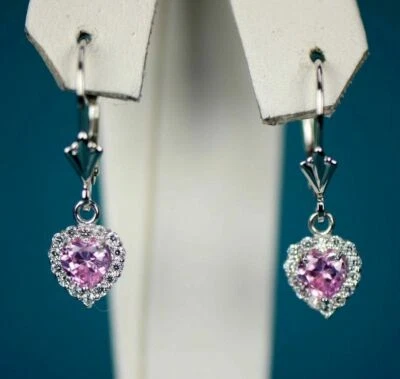 Brincos perfurados de ouro branco 14k com halo e coração com alavanca pedra do nascimento - Imagem 1 de 4