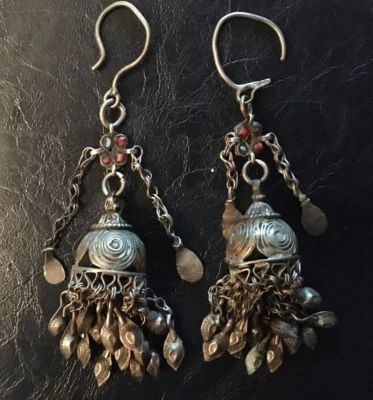 ORECCHINI IN ARGENTO PENDENTI VECCHIA MANIFATTURA ARTIGIANATO AFGHANO - Immagine 1 di 4