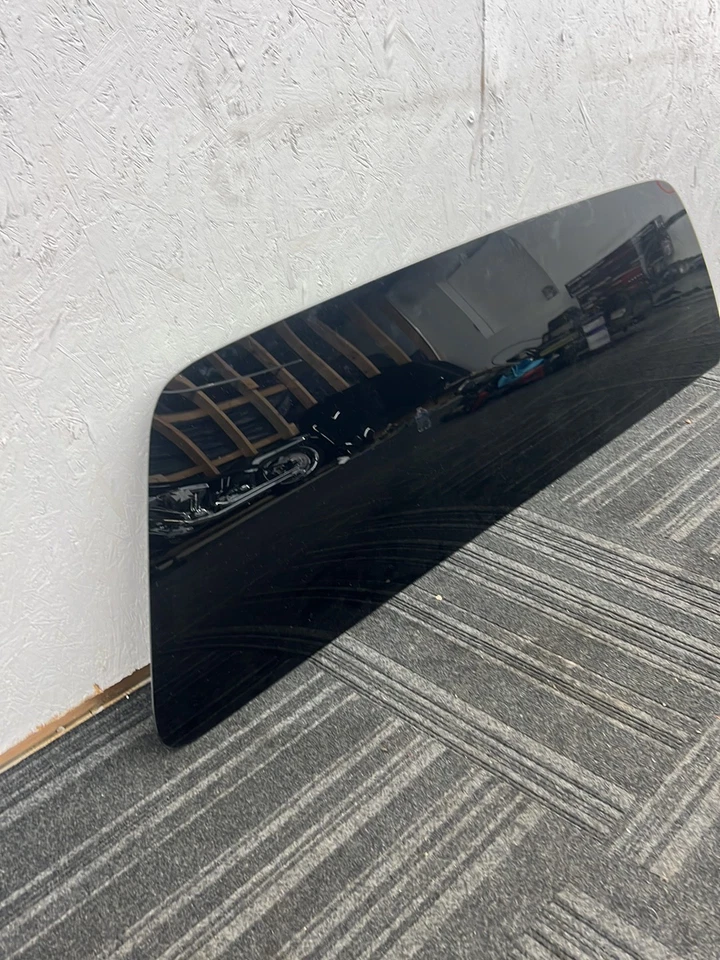 2011- 2016 Ford F-350 F Series Pickup Oem Back Glass - Image 1 of 4